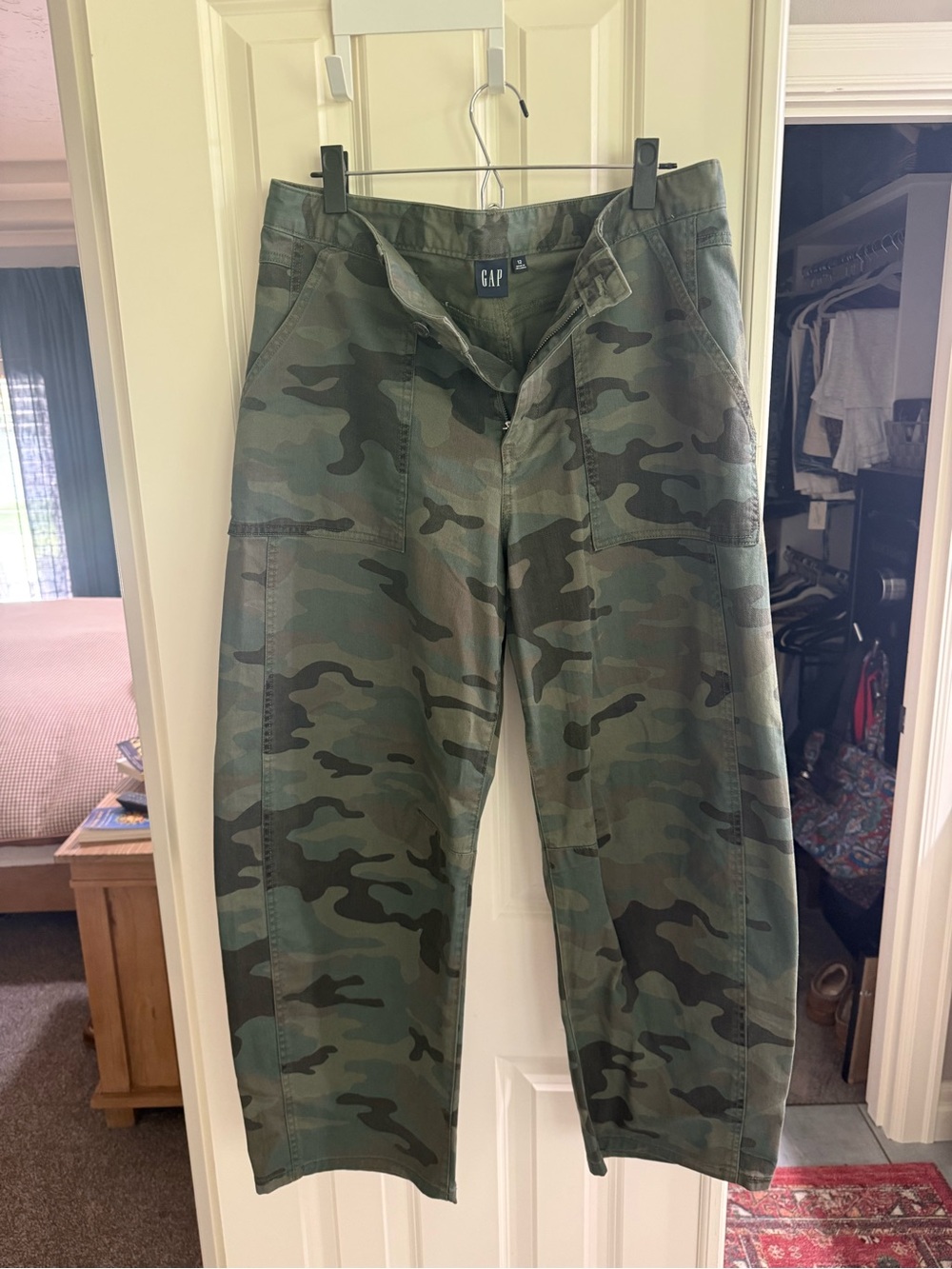 GAP Green Camo Barrel Utility Pants - Picture 3 of 3